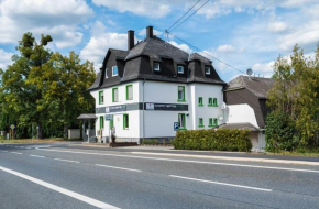 CORNER S INN Hotel Pension Gästehaus Hostel